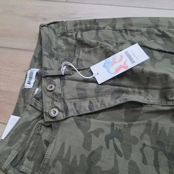 Aphrodite Crossover High Waisted Distressed Loose Camo Green Jeans Women Sz 9/29 - Picture 4 of 14
